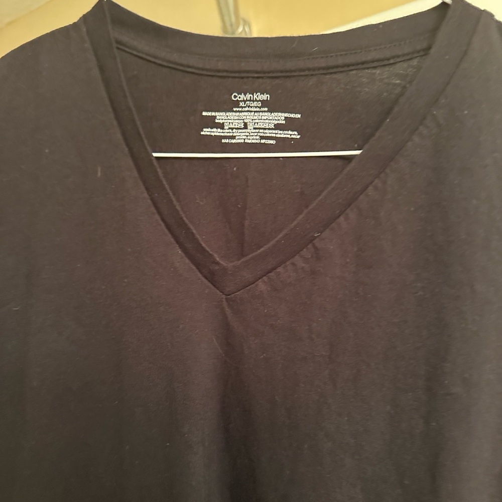 5 Calvin Klein Men's black  V-Neck Tee Shirts